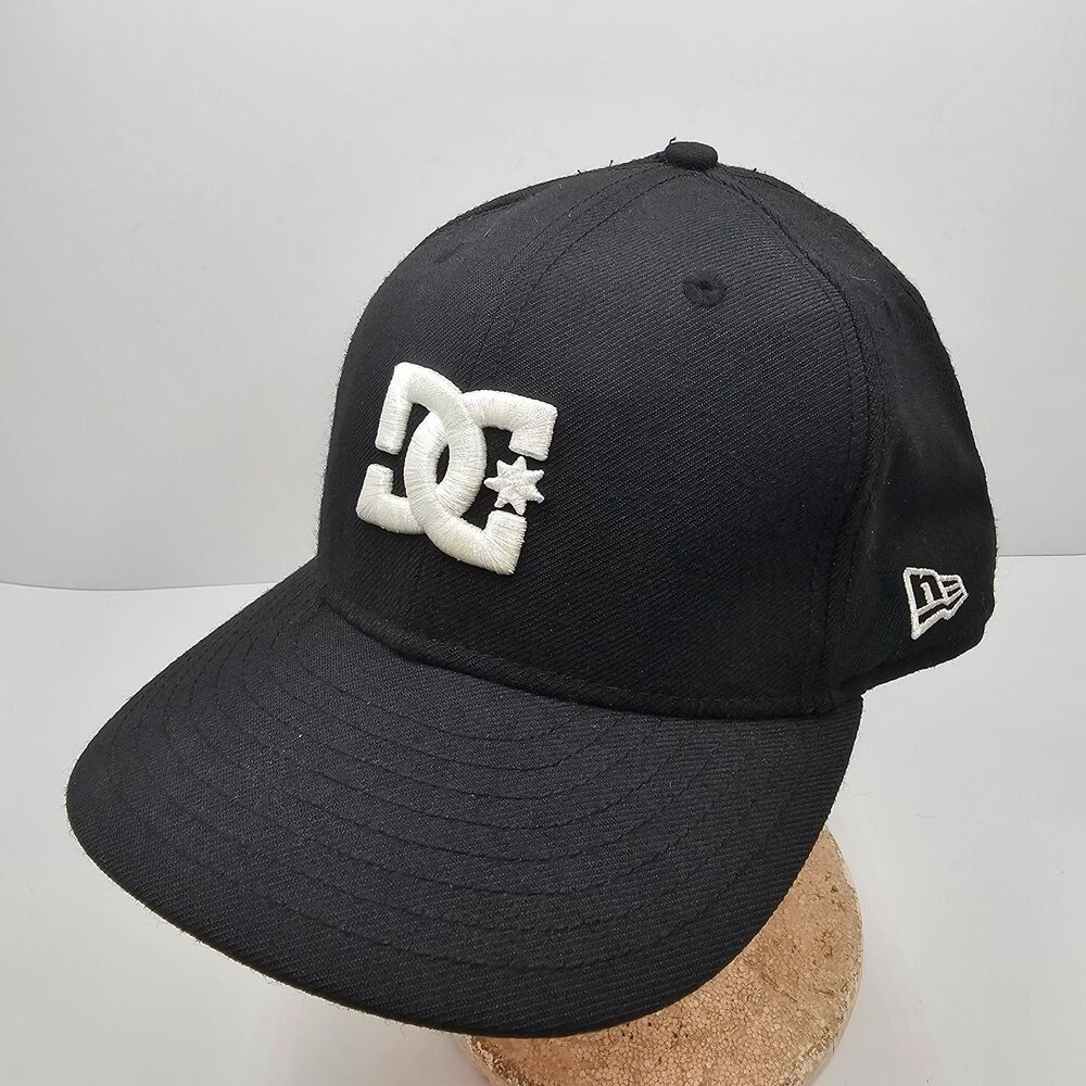 DC Shoes New Era 59FIFTY Fitted Hat Size 7 3/8 Black Skate Cap White Logo